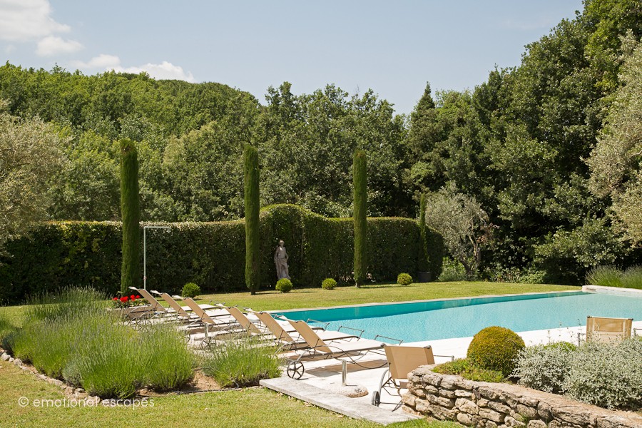 rent a villa provence
