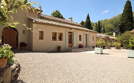 villas in south of france with pool
