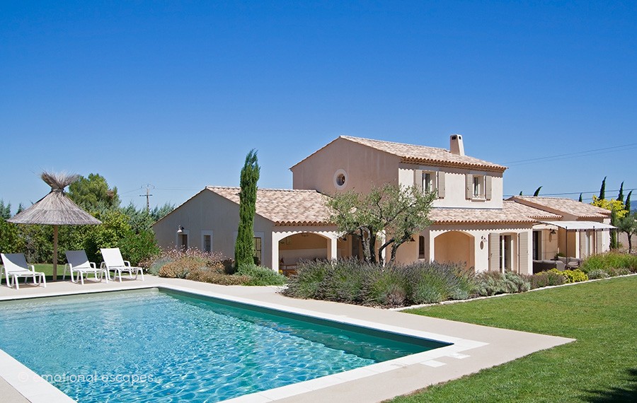 villas for rent south of france